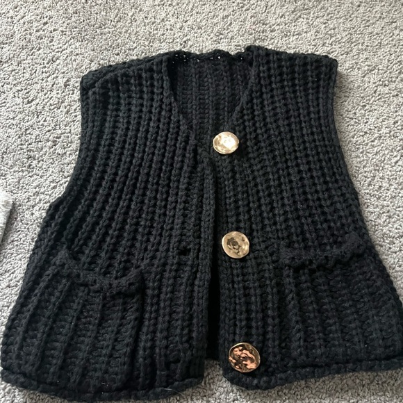 Black Knit Button-Up Sweater Vest - Picture 4 of 7